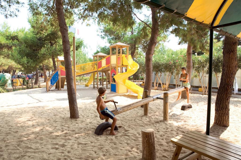 Happy Camp Mobile Homes In Camping Village La Masseria 갈리폴리 외부 사진